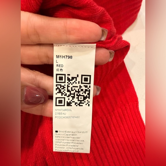 Red V-Neck Ribbed Sweater Vest - Picture 3 of 6